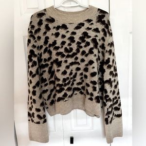 Leopard print crew neck sweater size M